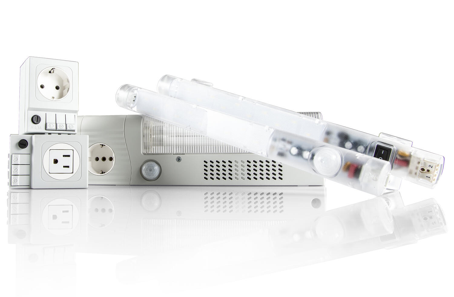 Skåpsbelysning & uttag